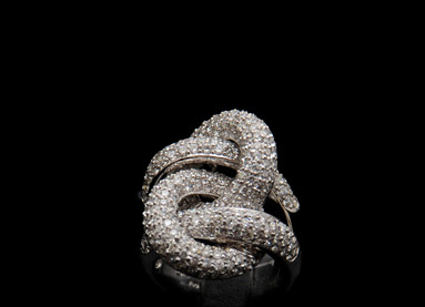 Intertwined rope with pave set of diamonds Intertwined rope with pave set of diamonds